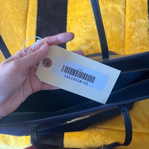 Coach Black/Blue with Gold Hardware Zip Top Tote Bag in Pebbled Leather - Picture 7 of 8